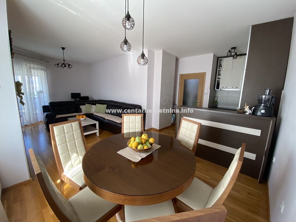 Dvosoban stan, Tuski put